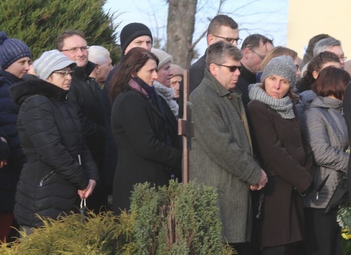 Ostatnie pożegnanie śp. ks. Marka Kuliga w Simoradzu