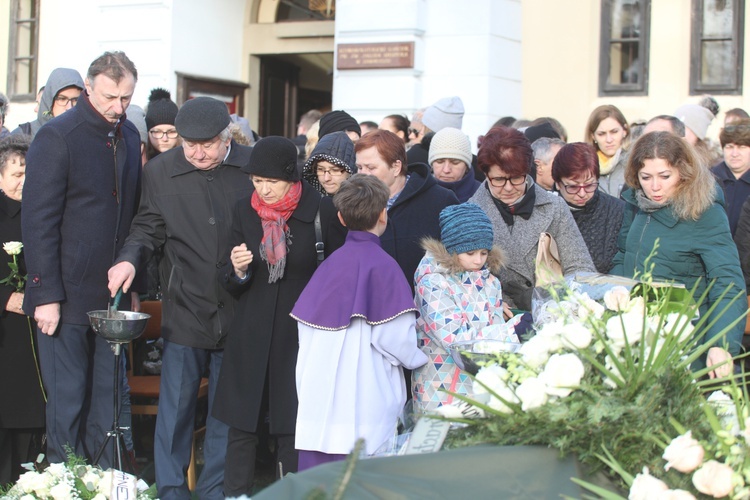 Ostatnie pożegnanie śp. ks. Marka Kuliga w Simoradzu