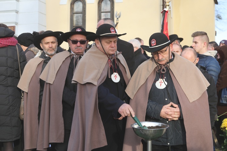 Ostatnie pożegnanie śp. ks. Marka Kuliga w Simoradzu