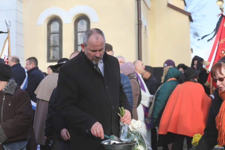 Ostatnie pożegnanie śp. ks. Marka Kuliga w Simoradzu