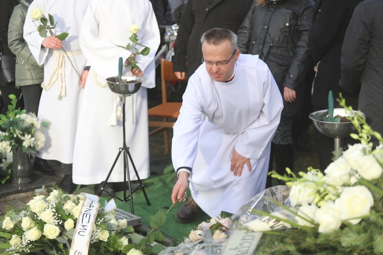 Ostatnie pożegnanie śp. ks. Marka Kuliga w Simoradzu