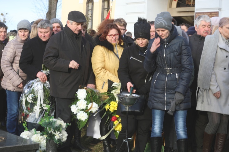 Ostatnie pożegnanie śp. ks. Marka Kuliga w Simoradzu