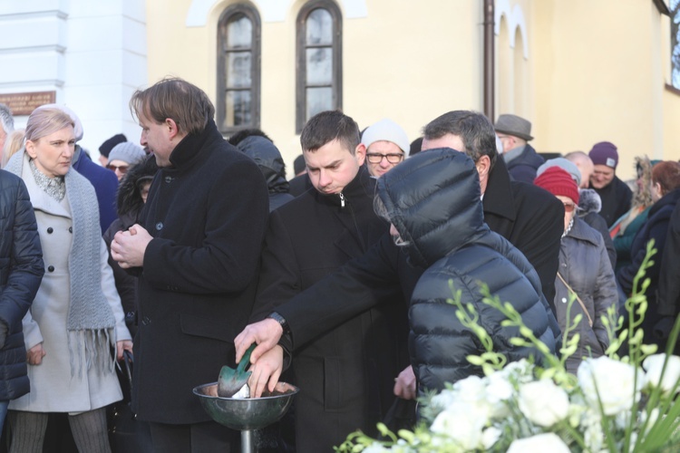 Ostatnie pożegnanie śp. ks. Marka Kuliga w Simoradzu