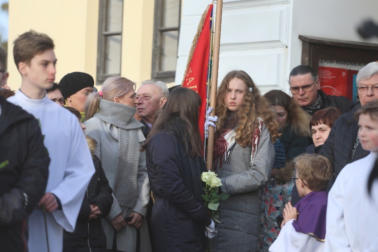 Ostatnie pożegnanie śp. ks. Marka Kuliga w Simoradzu