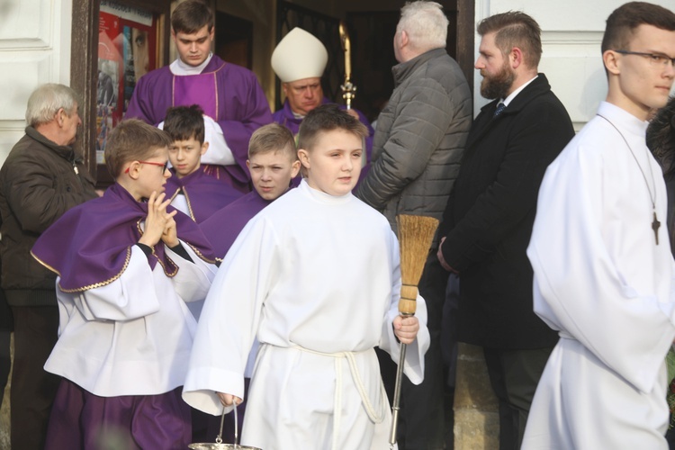 Ostatnie pożegnanie śp. ks. Marka Kuliga w Simoradzu