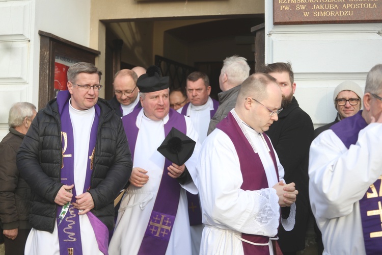 Ostatnie pożegnanie śp. ks. Marka Kuliga w Simoradzu