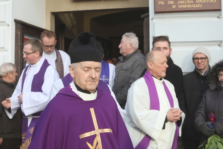 Ostatnie pożegnanie śp. ks. Marka Kuliga w Simoradzu