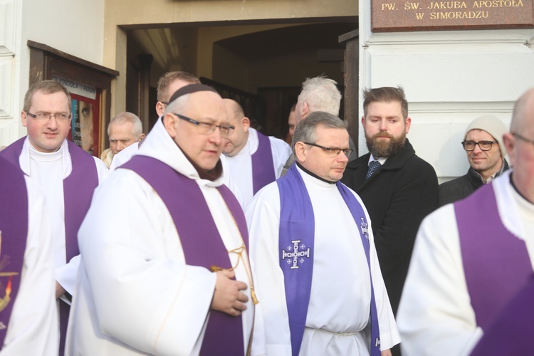 Ostatnie pożegnanie śp. ks. Marka Kuliga w Simoradzu