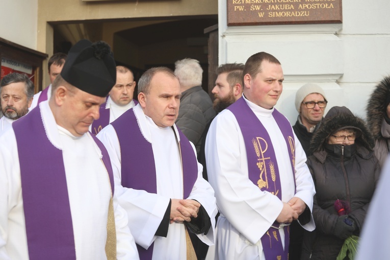 Ostatnie pożegnanie śp. ks. Marka Kuliga w Simoradzu