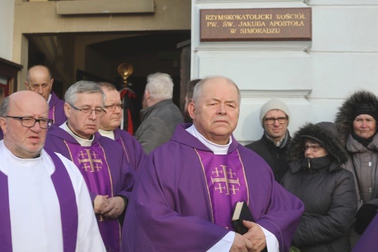 Ostatnie pożegnanie śp. ks. Marka Kuliga w Simoradzu