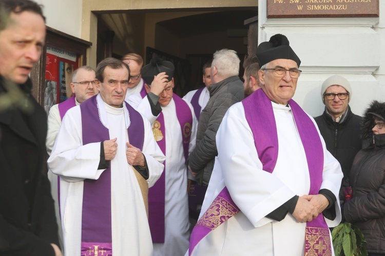 Ostatnie pożegnanie śp. ks. Marka Kuliga w Simoradzu