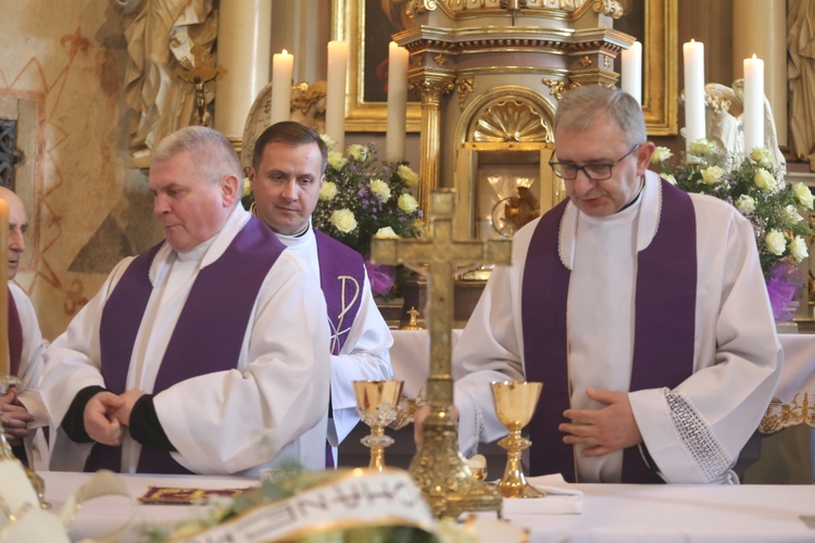 Ostatnie pożegnanie śp. ks. Marka Kuliga w Simoradzu