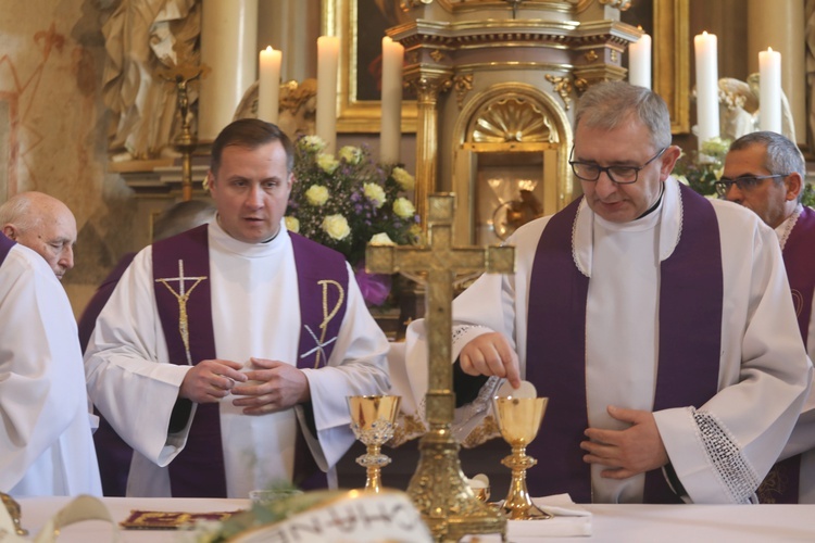 Ostatnie pożegnanie śp. ks. Marka Kuliga w Simoradzu