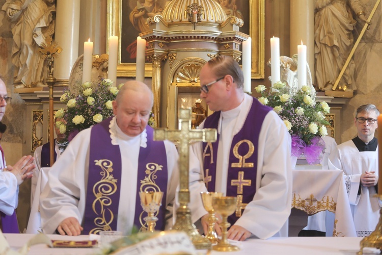 Ostatnie pożegnanie śp. ks. Marka Kuliga w Simoradzu