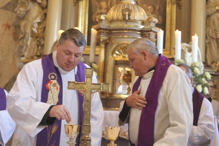 Ostatnie pożegnanie śp. ks. Marka Kuliga w Simoradzu