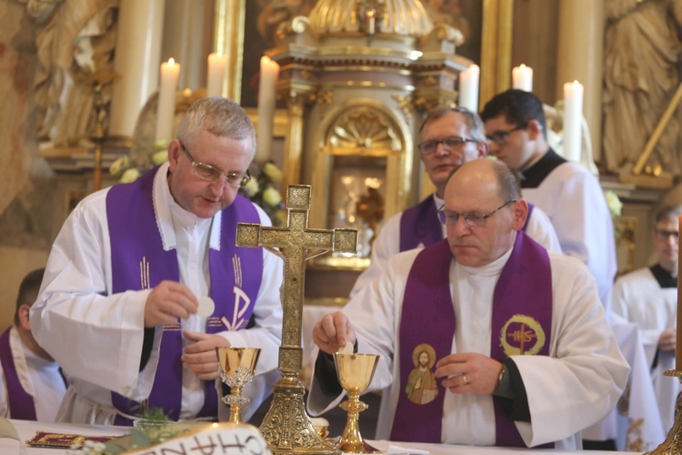 Ostatnie pożegnanie śp. ks. Marka Kuliga w Simoradzu