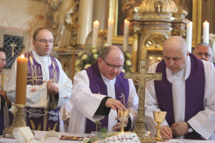 Ostatnie pożegnanie śp. ks. Marka Kuliga w Simoradzu