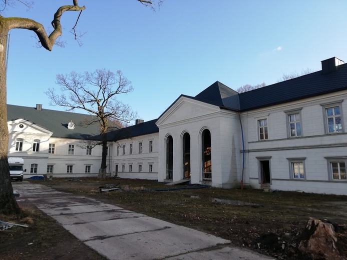 Pałac w Siemianowicach - odbudowa