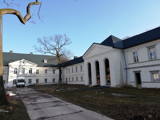 Pałac w Siemianowicach - odbudowa