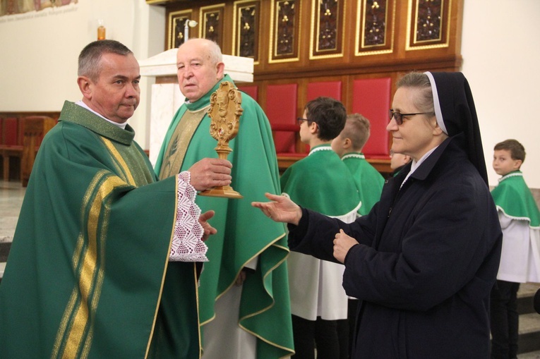 Okulice. Wprowadzenie relikwii bł. Edmunda Bojanowskiego