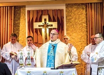 ◄	Biskup zachęcał, by swoje intencje powierzać Maryi.