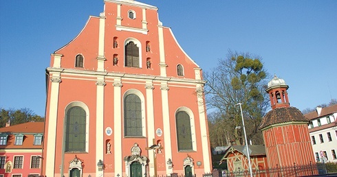 ▲	To jedna z niewielu barokowych świątyń w Gdańsku, zachowanych w oryginalnym stanie.