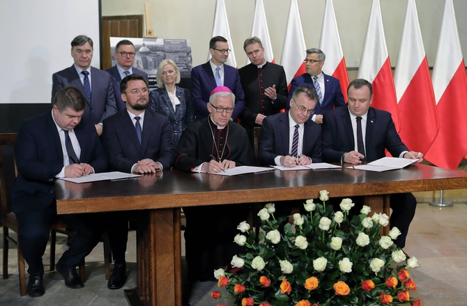 Podpisanie umowy w sprawie Panteonu Górnośląskiego.