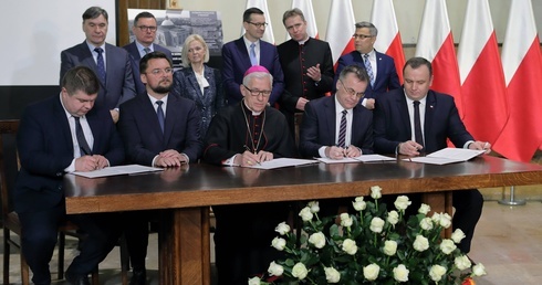 Podpisanie umowy w sprawie Panteonu Górnośląskiego.