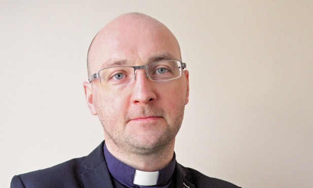 Ks. dr Piotr Studnicki jest kierownikiem Biura Delegata Konferencji Episkopatu Polski ds. Ochrony Dzieci i Młodzieży.