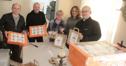 600 parafialnych pączków 