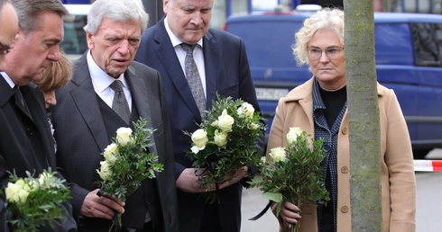 Niemcy: Szok i modlitwa katolików po masakrze w Hanau