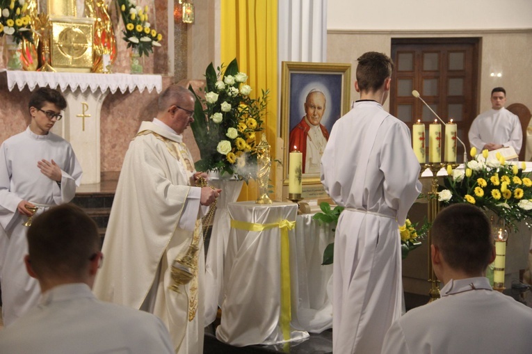 Dąbrowa Tarnowska. Peregrynacja relikwii św. Jana Pawła II