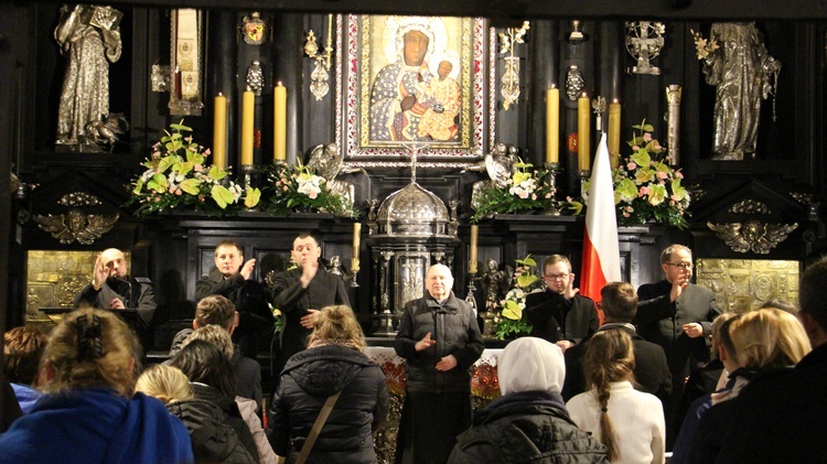 Zawierzenie Ruchu Światło - Życie diecezji łowickiej na Jasnej Górze