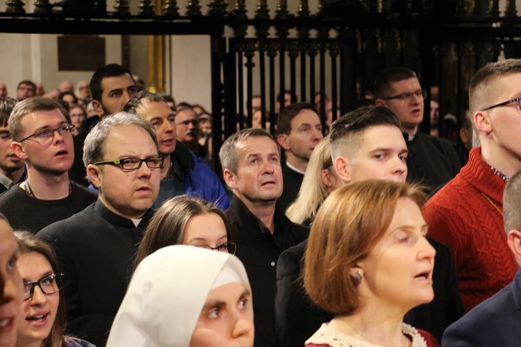 Zawierzenie Ruchu Światło - Życie diecezji łowickiej na Jasnej Górze