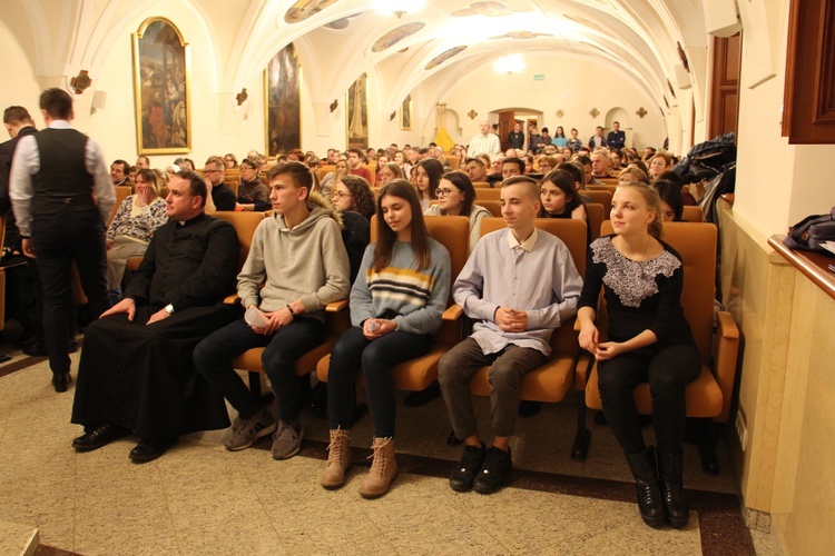 Zawierzenie Ruchu Światło - Życie diecezji łowickiej na Jasnej Górze