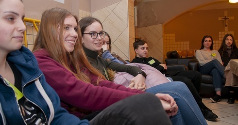 Pozwolić młodym szukać. Rekolekcje charyzmatyczne dla młodzieży