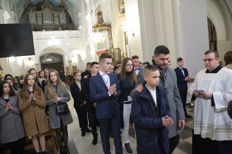 Bierzmowanie w Borzęcinie Górnym