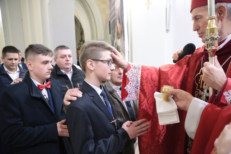 Bierzmowanie w Borzęcinie Górnym