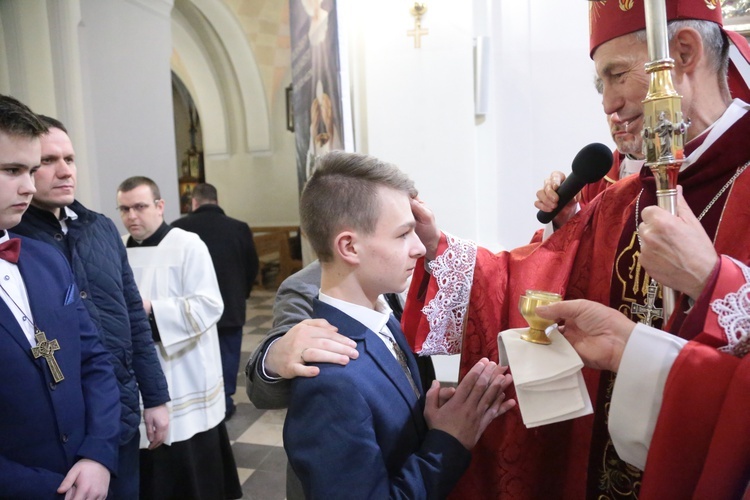 Bierzmowanie w Borzęcinie Górnym