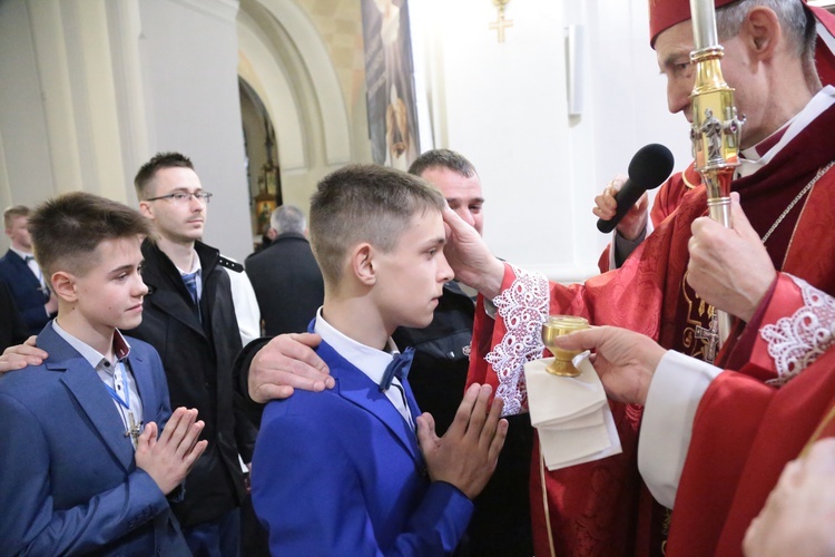 Bierzmowanie w Borzęcinie Górnym