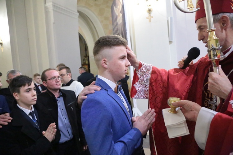 Bierzmowanie w Borzęcinie Górnym