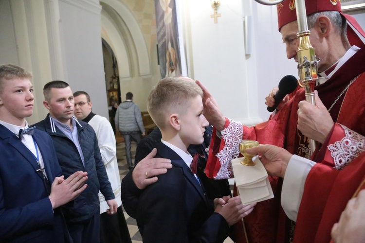 Bierzmowanie w Borzęcinie Górnym