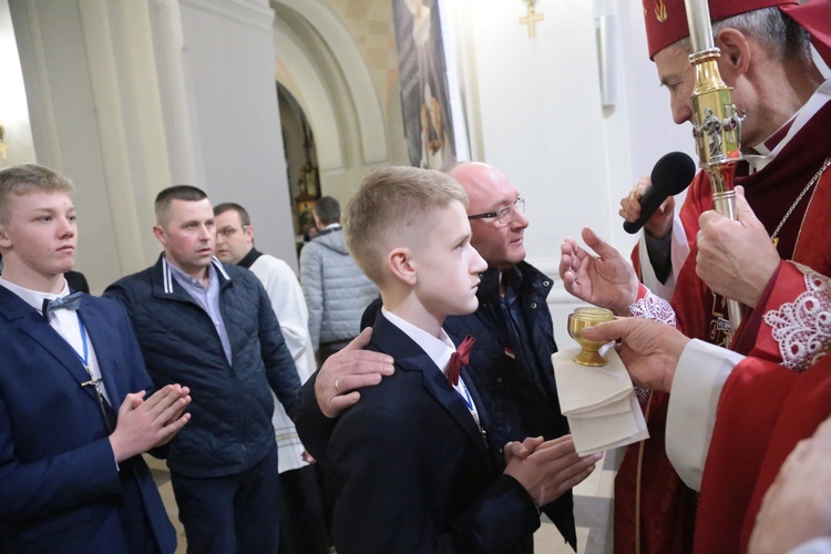 Bierzmowanie w Borzęcinie Górnym