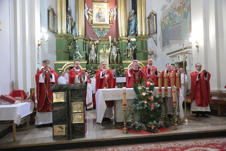 Bierzmowanie w Borzęcinie Górnym