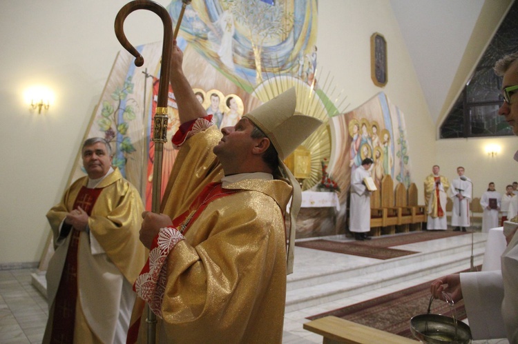 Borki. Poświęcenie witraży