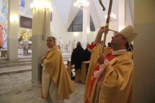 Borki. Poświęcenie witraży