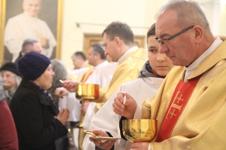 Borki. Poświęcenie witraży