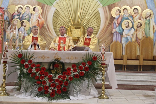 Borki. Poświęcenie witraży