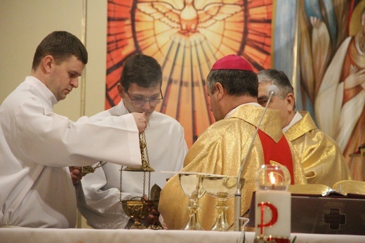 Borki. Poświęcenie witraży