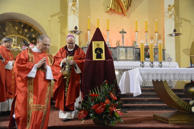 Racibórz. Upamiętnienie bł. ks. Ryszarda Henkesa